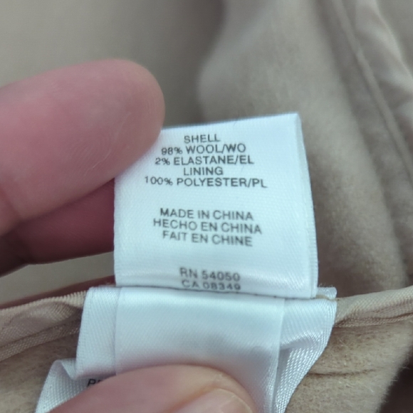 Source Unknown Beige Cape with Dark Edging - Picture 15 of 16